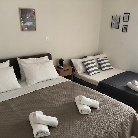Chris3 Apartment กาลามาตา ภายนอก รูปภาพ