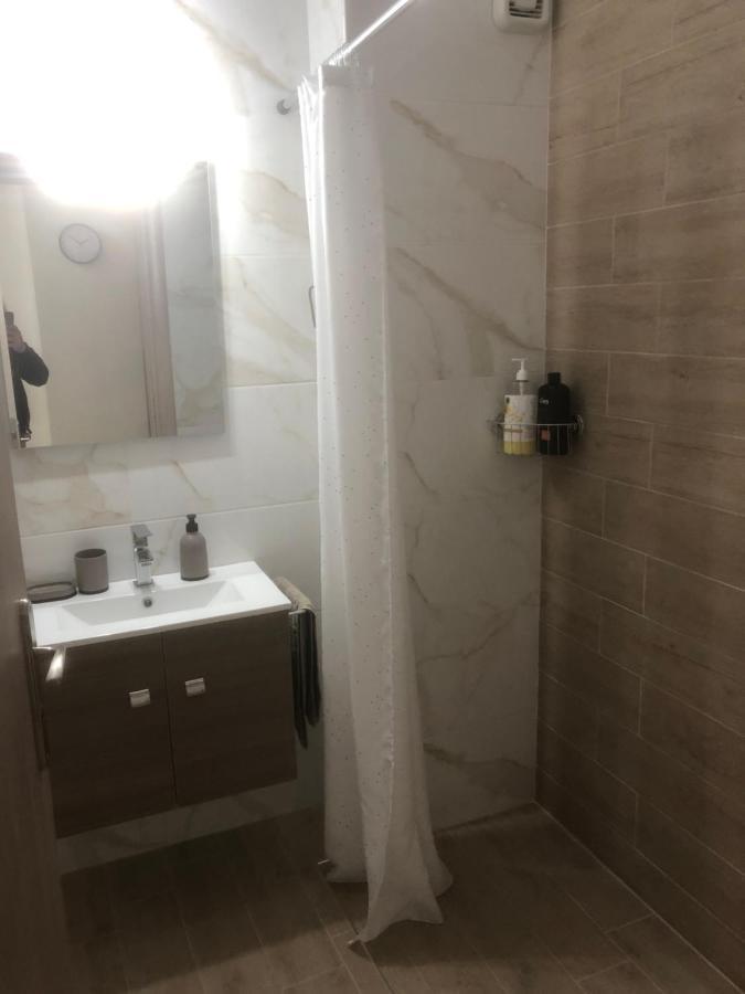 Chris3 Apartment กาลามาตา ภายนอก รูปภาพ