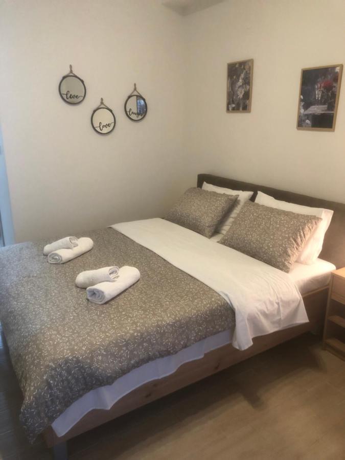 Chris3 Apartment กาลามาตา ภายนอก รูปภาพ